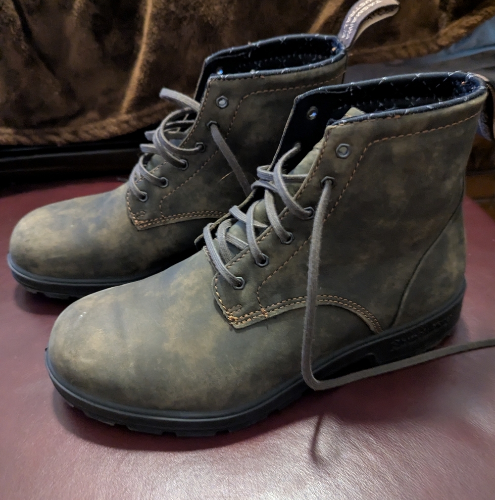 Brand New Blundstone Lace up Rustic Brown Boot